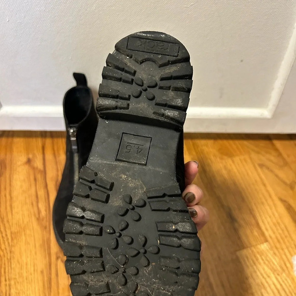 Front Zipper Boots - Picture 2 of 6